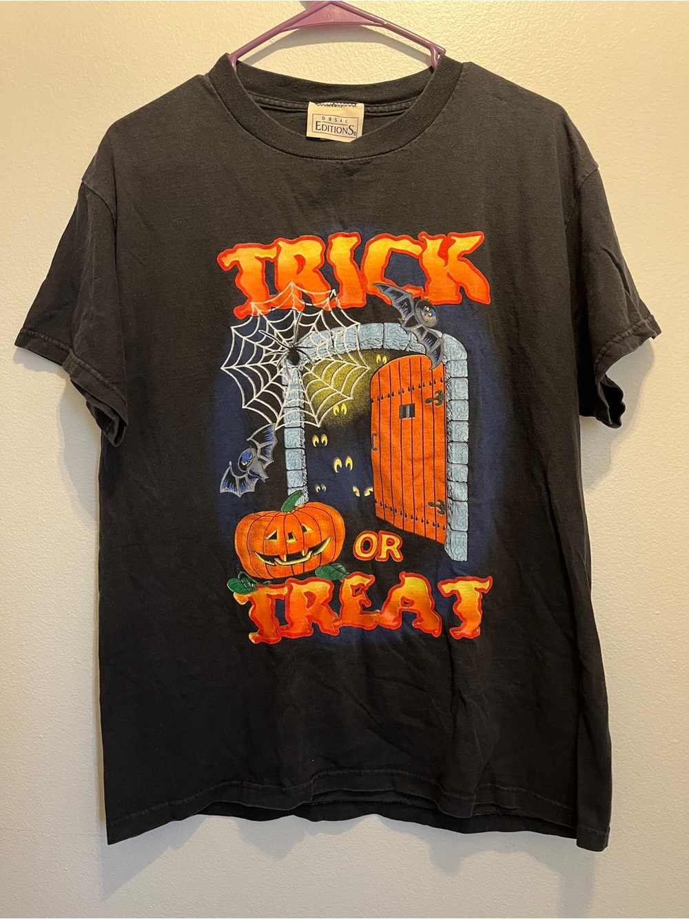 Basic Editions 90s Y2K Halloween 'Trick or Treat' Tee with Orange Pumpkin